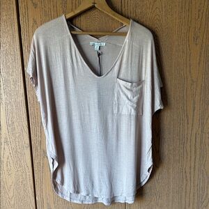 NWT Haute Monde Beige Short Sleeve V Neck T Shirt Size 1X